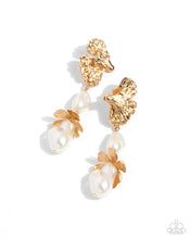 Load image into Gallery viewer, Profound Pearls - Gold Earrings