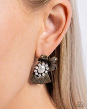 Load image into Gallery viewer, Sonata Shimmer - Brass Earrings