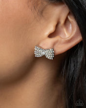 Load image into Gallery viewer, Complete Look: Pearl Earrings and Bracelet Set