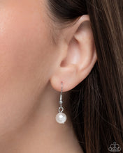 Load image into Gallery viewer, Delicate Debutante - Blue Necklace