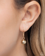 Load image into Gallery viewer, Model Maverick - Gold Necklace