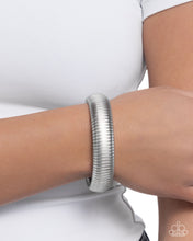 Load image into Gallery viewer, Flashy Fringe - Silver Bracelet