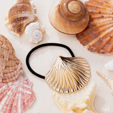 Load image into Gallery viewer, Short Seashell - Gold Hair Accessory