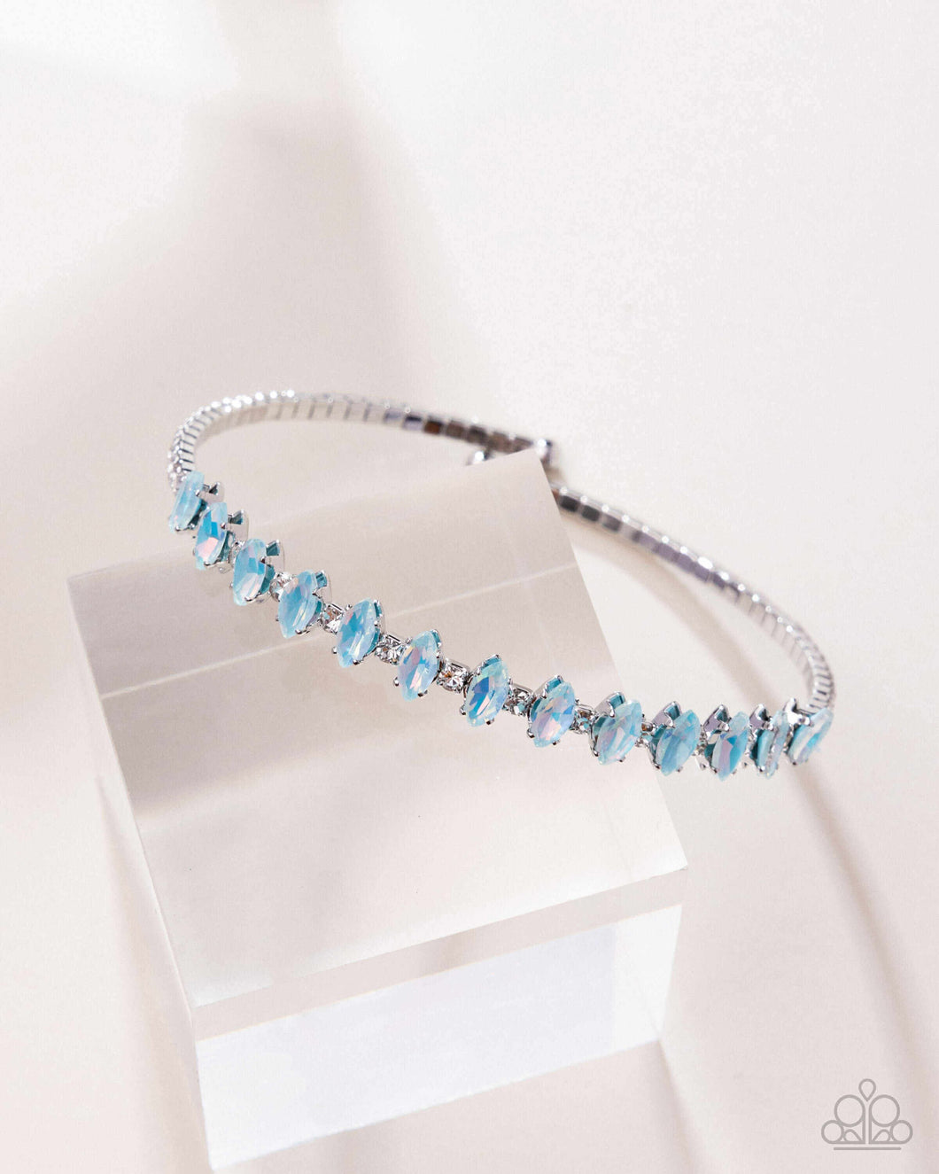 Dandy Dance - Blue Coil Bracelet - Pink Diamond 2025