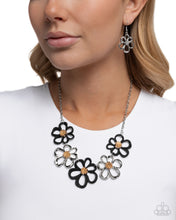 Load image into Gallery viewer, Beau Bouquet - Black Necklace