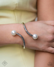 Load image into Gallery viewer, Effulgent Exemplar: White Bracelet