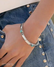 Load image into Gallery viewer, Simply Santa Fe Trend Blend in May&#39;s Fashion Fix